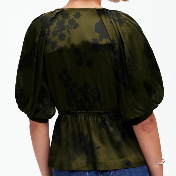 NWT MADEWELL Short Puff Sleeve V-Neck Empire Waist Satin Blouse Size X-Small - Picture 4 of 6